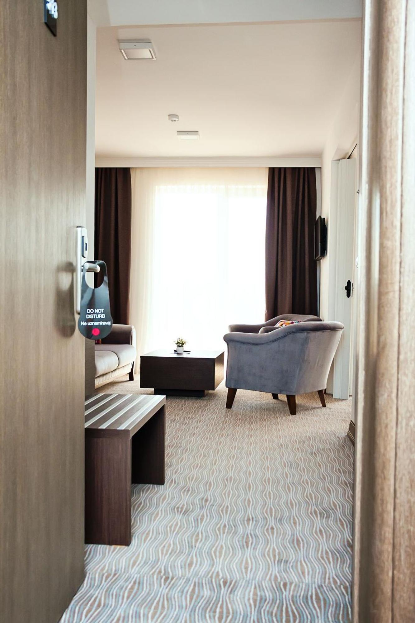 Bosphorus Hotel Алексинац Экстерьер фото