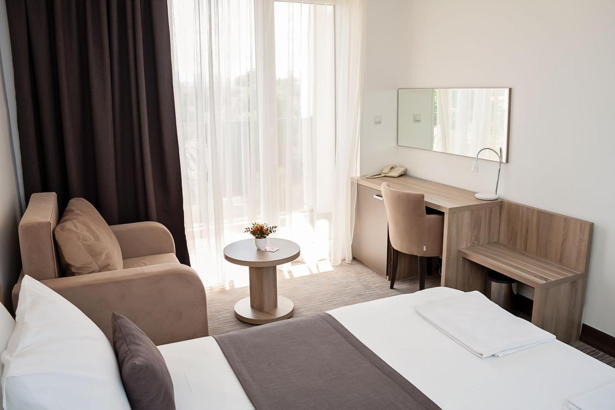 Bosphorus Hotel Алексинац Экстерьер фото