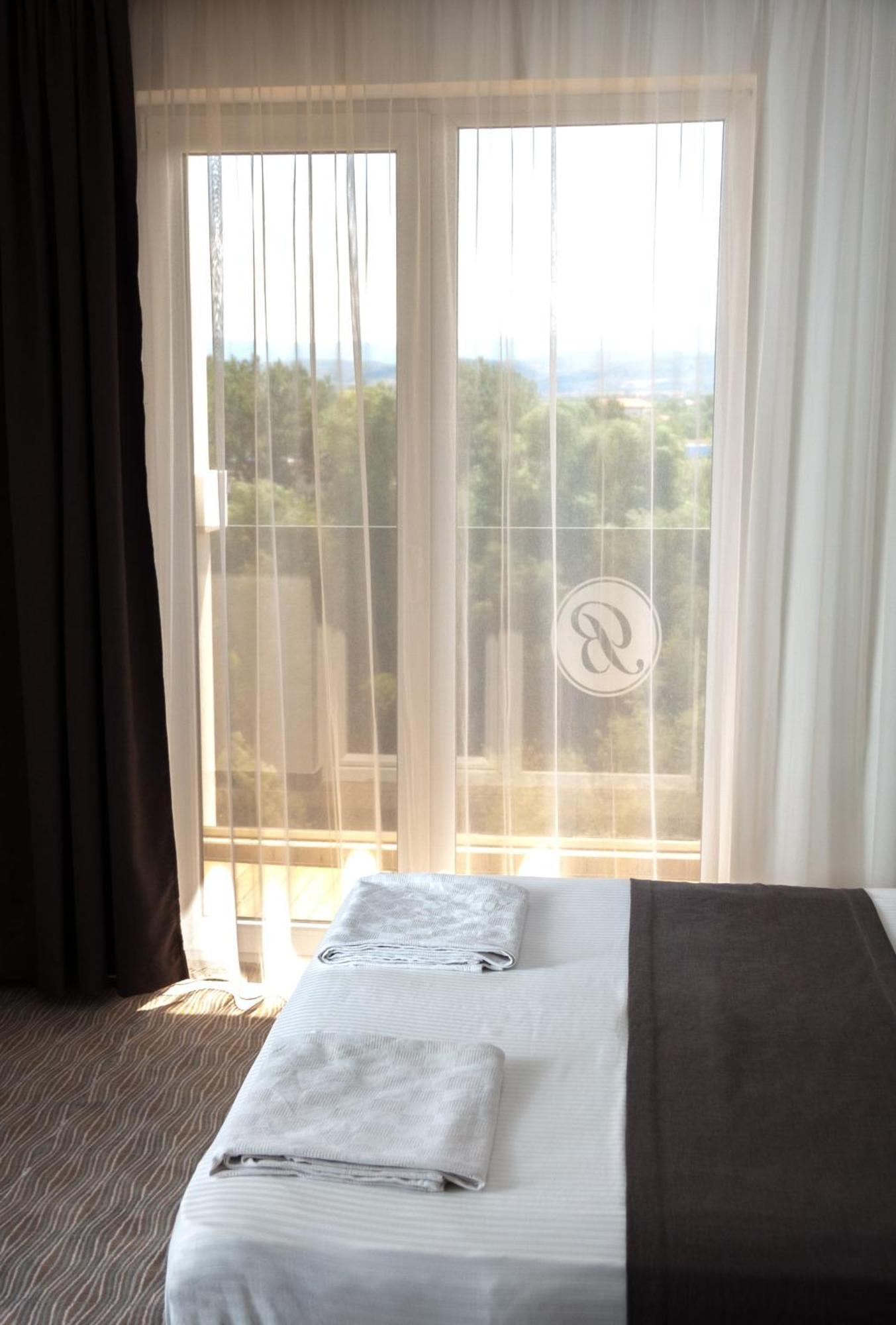 Bosphorus Hotel Алексинац Экстерьер фото